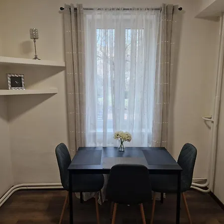 Appartamento černá Růže- 2 *